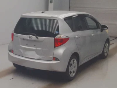 Toyota RACTIS  с аукциона в Японии