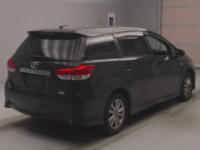 Toyota WISH  с аукциона в Японии