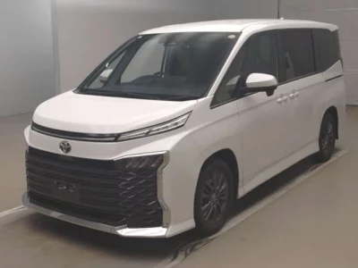 Toyota VOXY  с аукциона в Японии