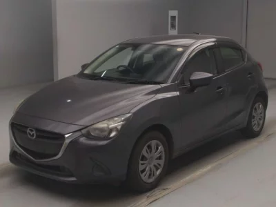 Mazda DEMIO  с аукциона в Японии