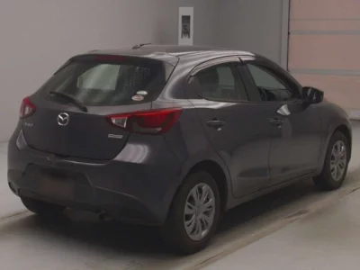 Mazda DEMIO  с аукциона в Японии