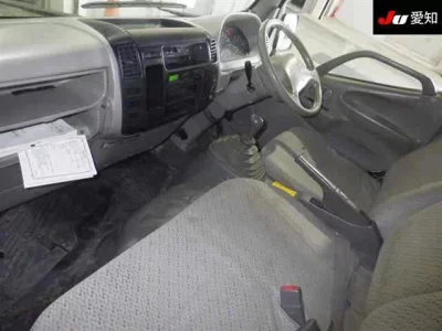 Toyota DYNA  с аукциона в Японии