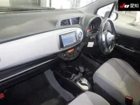 Toyota VITZ лот № 1002 оценка R  с аукциона в Японии 2