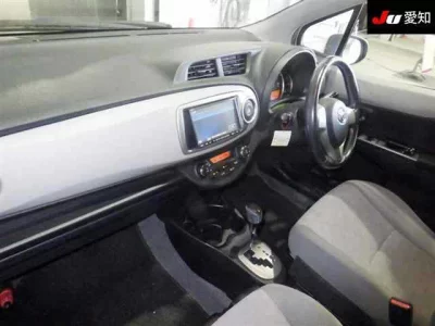 Toyota VITZ  с аукциона в Японии