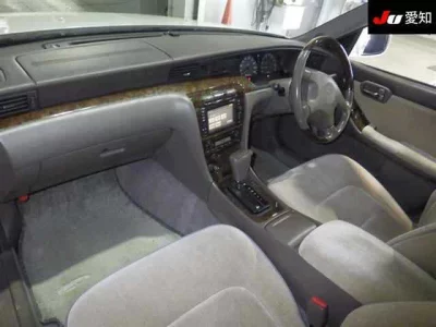 Nissan LAUREL