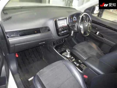 Mitsubishi OUTLANDER PHEV