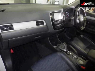 Mitsubishi OUTLANDER PHEV