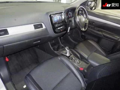 Mitsubishi OUTLANDER PHEV