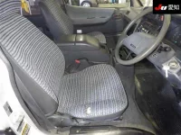 Toyota HIACE VAN лот № 7051 оценка R  с аукциона в Японии 5