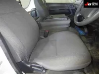 Toyota HIACE VAN лот № 7032 оценка R  с аукциона в Японии 5