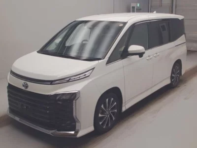 Toyota VOXY  с аукциона в Японии