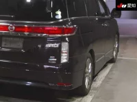 Nissan ELGRAND лот № 30192 оценка 3.5  с аукциона в Японии 7