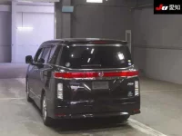 Nissan ELGRAND лот № 30192 оценка 3.5  с аукциона в Японии 1