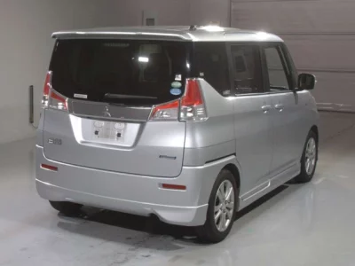 Mitsubishi DELICA D2