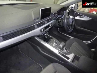 Audi A4  с аукциона в Японии