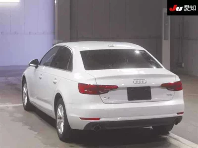 Audi A4  с аукциона в Японии
