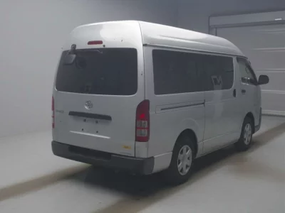 Toyota HIACE VAN  с аукциона в Японии