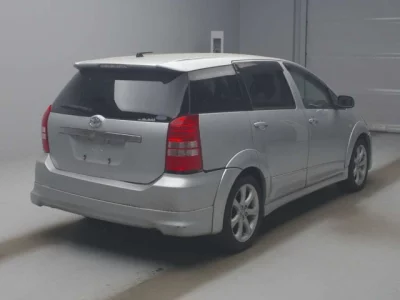 Toyota WISH  с аукциона в Японии
