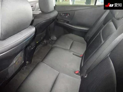 Lexus HS  с аукциона в Японии