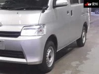 Mazda BONGO VAN лот № 7044 оценка 4  с аукциона в Японии 6
