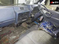 Isuzu TRUCK лот № 7050 оценка 3.5  с аукциона в Японии 2