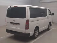 Toyota HIACE VAN лот № 56012 оценка 3.5  с аукциона в Японии 1