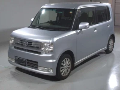 Toyota PIXIS SPACE  с аукциона в Японии