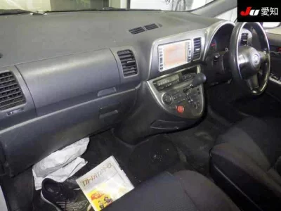 Toyota WISH  с аукциона в Японии
