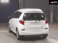 Toyota RACTIS лот № 3064 оценка 3.5  с аукциона в Японии 1