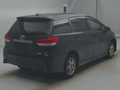 Toyota WISH  с аукциона в Японии