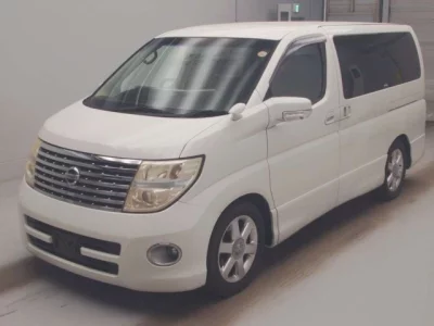 Nissan ELGRAND  с аукциона в Японии