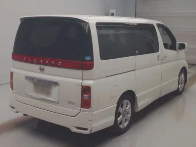 Nissan ELGRAND  с аукциона в Японии