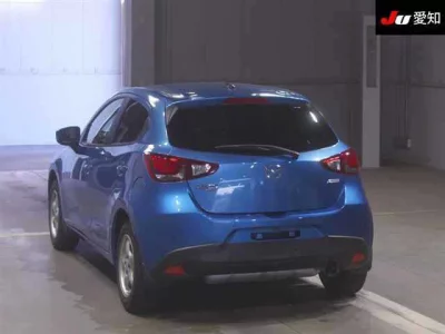 Mazda DEMIO  с аукциона в Японии