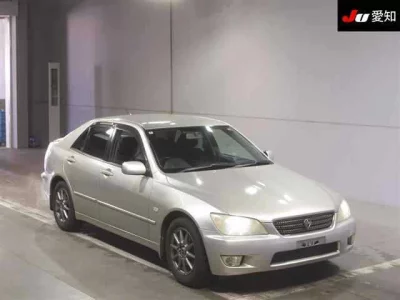 Toyota ALTEZZA  с аукциона в Японии