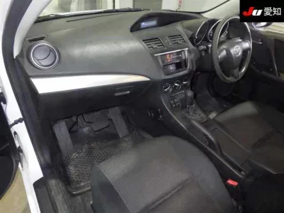 Mazda AXELA  с аукциона в Японии