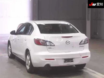 Mazda AXELA  с аукциона в Японии