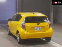 Toyota AQUA лот № 3091 оценка 4  с аукциона в Японии 1