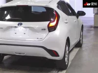 Toyota AQUA лот № 30434 оценка R  с аукциона в Японии 7