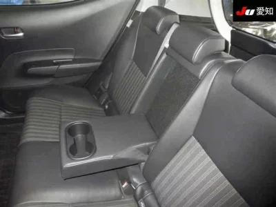 Toyota AQUA  с аукциона в Японии