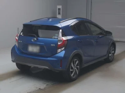 Toyota AQUA  с аукциона в Японии