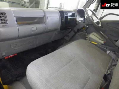 Toyota DYNA  с аукциона в Японии