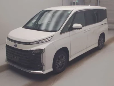 Toyota VOXY  с аукциона в Японии