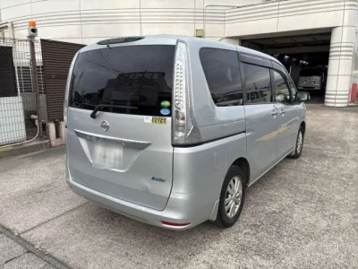 Nissan SERENA  с аукциона в Японии