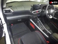 Toyota RAIZE лот № 5116 оценка 5  с аукциона в Японии 2