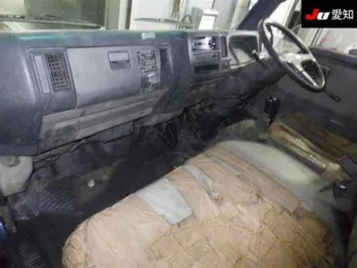 Mazda TITAN  с аукциона в Японии