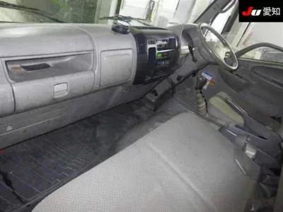 Toyota DYNA  с аукциона в Японии