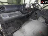 Hino DUTRO лот № 7118 оценка 3.5  с аукциона в Японии 2