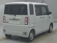 Toyota PIXIS MEGA лот № 74527 оценка 4  с аукциона в Японии 1