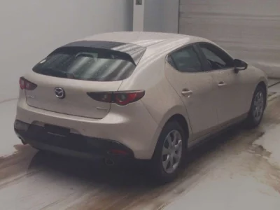 Mazda MAZDA3  с аукциона в Японии