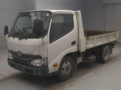 Toyota DYNA  с аукциона в Японии